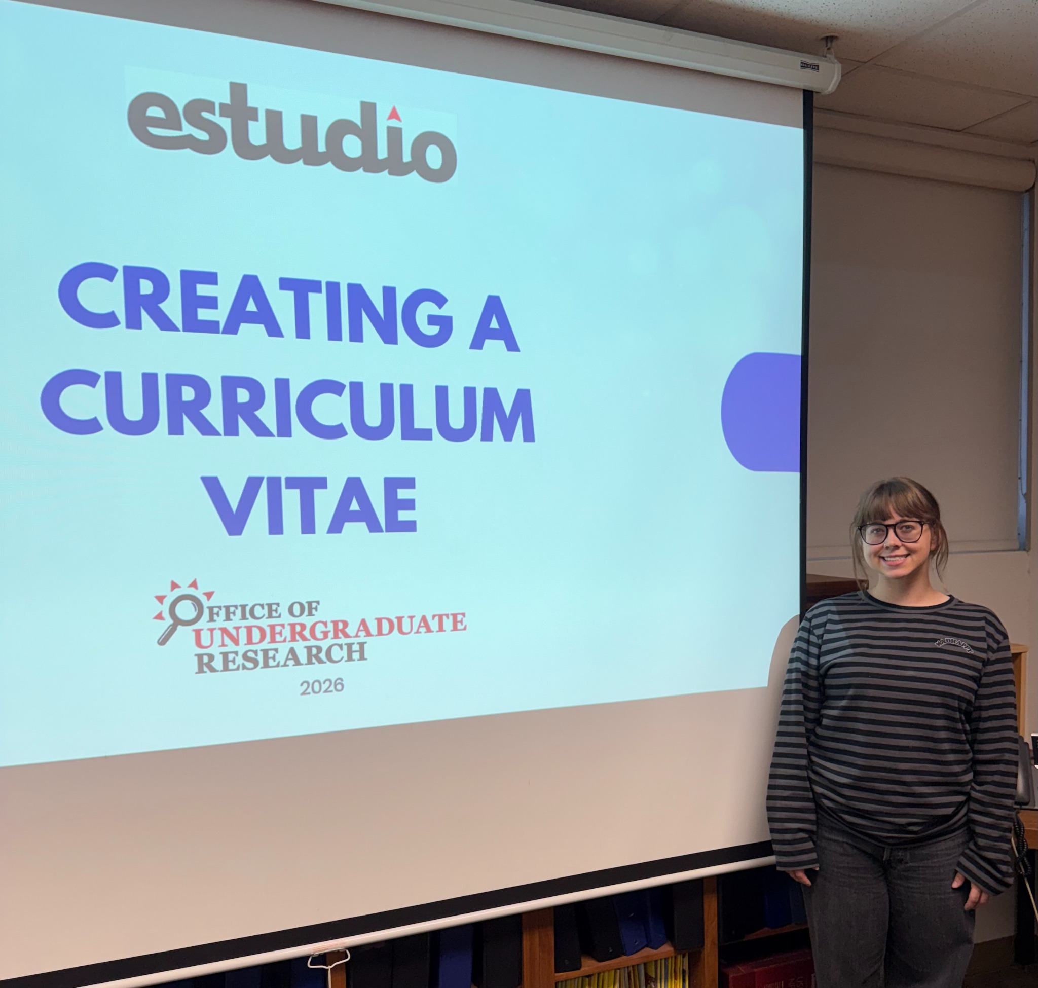 Samantha Ellis leading a curriculum vitae workshop for CSUN students